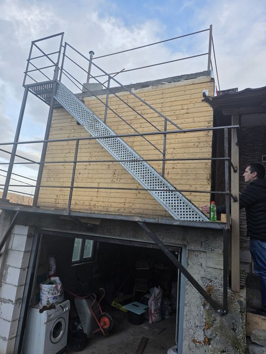 Scari metalice zincate valcea