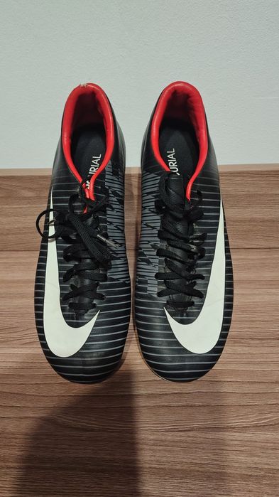 140 lei. Ghete de fotbal pt gazon natural
