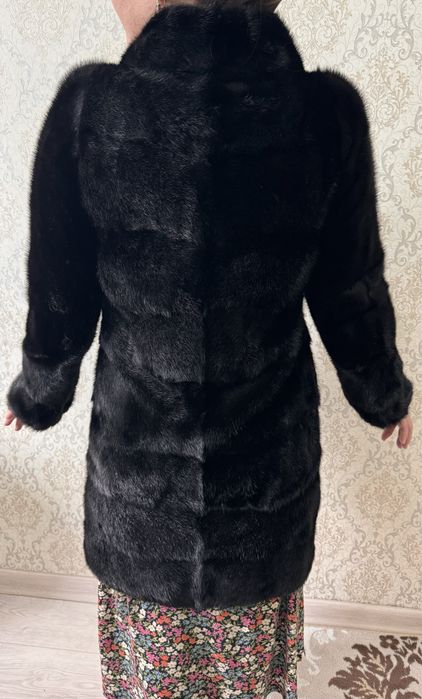 Продается Норковая шуба 100000
