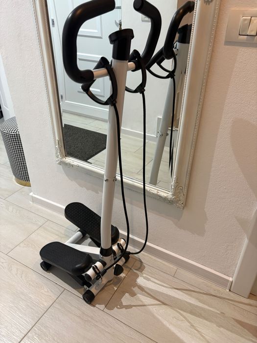 Vând stepper cu corzi elastice