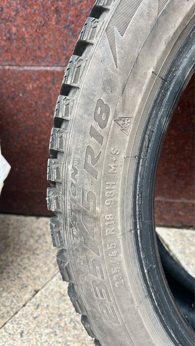 шины шипованые Pirelli 235/45 r18