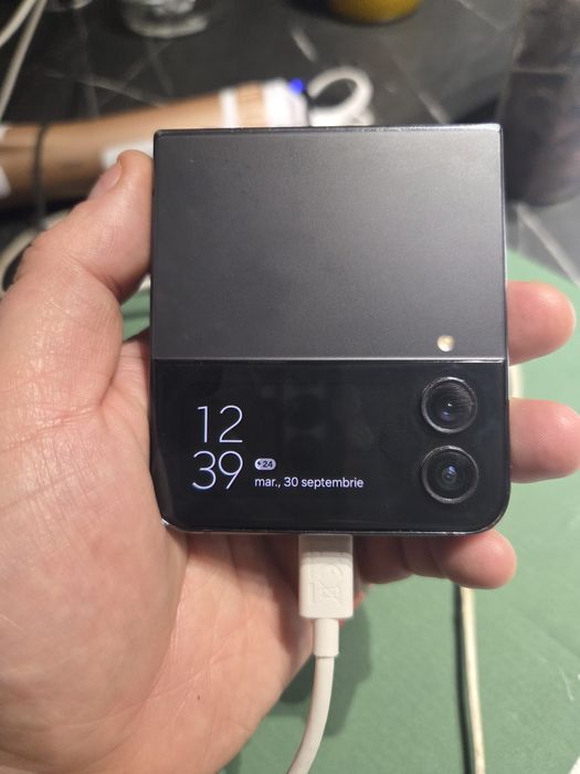 Display samsung Z Flip 4 , Pleca de baza , baterie , camera