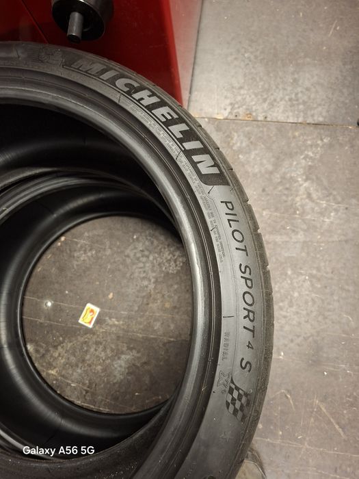 Гуми Michelin. 275.35.20