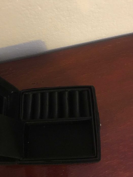 Бижутерска кутия с огледало