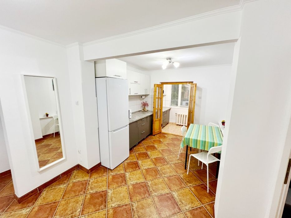 Închiriez apartament 2 camere în Zalău, Brădet, etaj 1, cu loc de parc