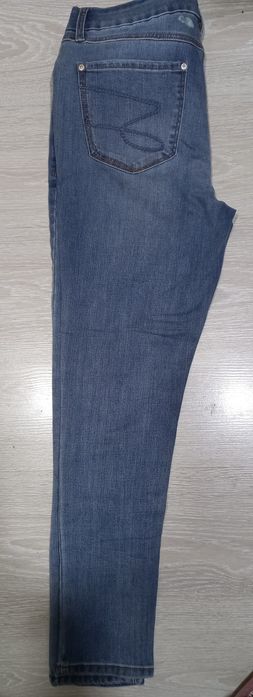 Новые женские джинсы