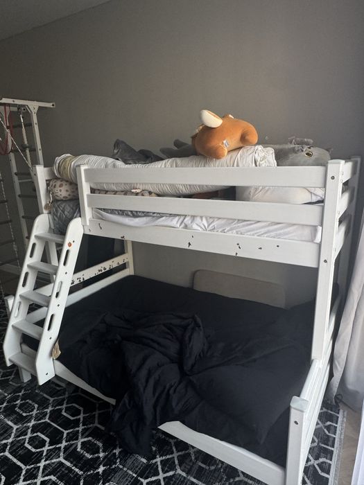 Кровать двухярусная+2 матраса б/у