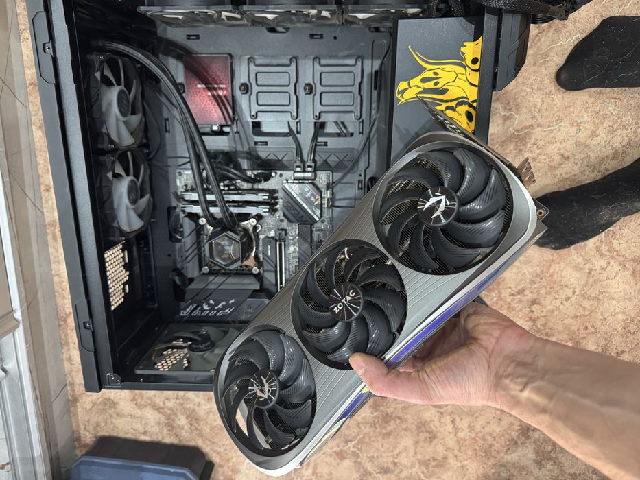Видеокарта Rtx 4080 zotac AMP extreme AIRO