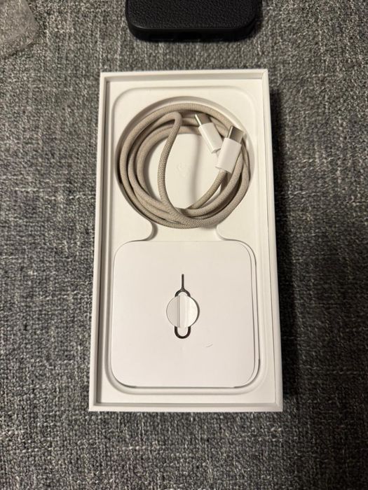 телефон Iphone 15