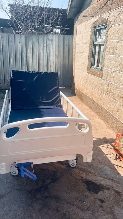 Кровать медицинская