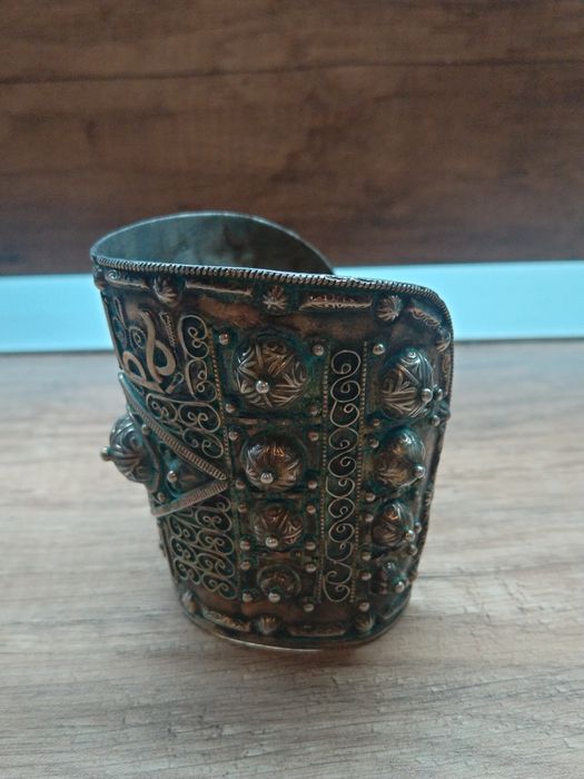 Продавам антикварна Египетска сребърна гривна единствена уникална