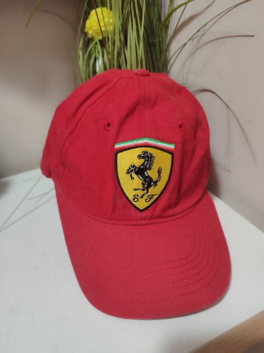 Ferrari шапка с козирка