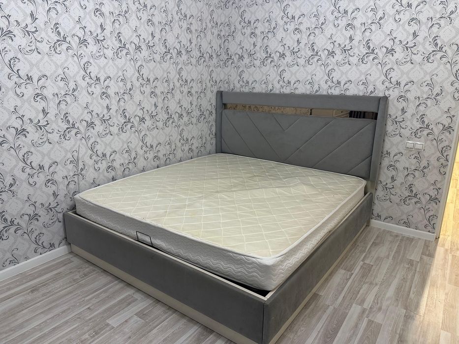 Двух спальная кровать
