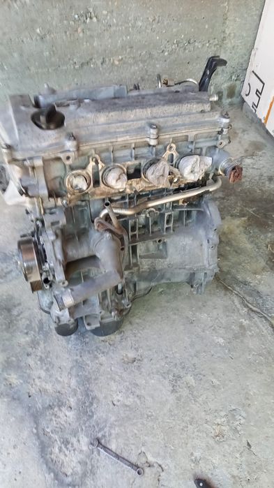 Мотор Тойота 2 куба и коробка пассат