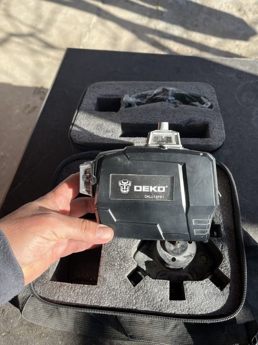 Подавам лазарен нивелир Deko 3D