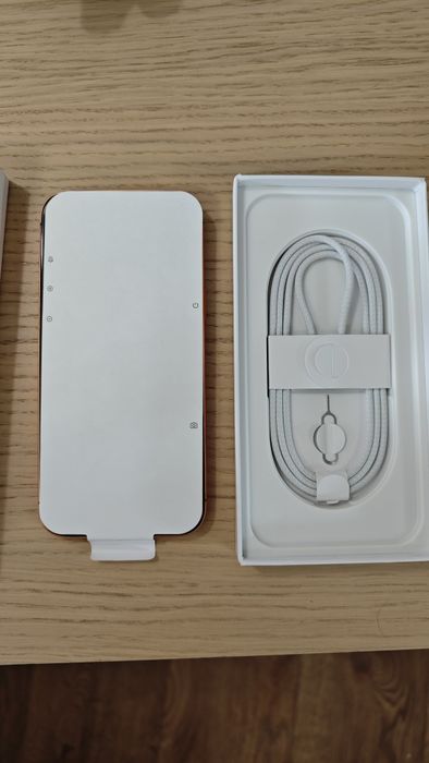 Модерен телефон с 1TB памет