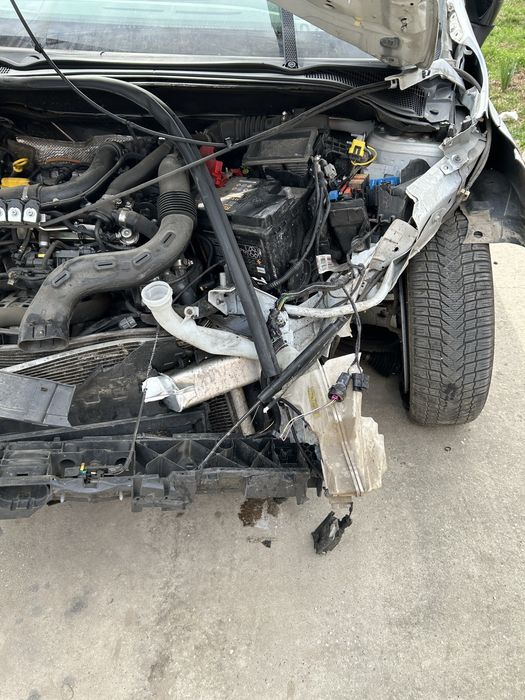 De vânzare Renault Clio 2020 GPL – avariat