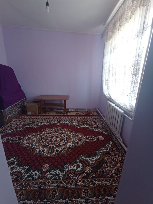 Uchastka sotiladi  6 sotix+ 4sotix bogʻi (yoʻl yuzida)Navoiyda