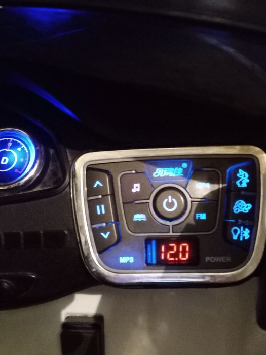 Продам детскую машинку ауди внедорожник