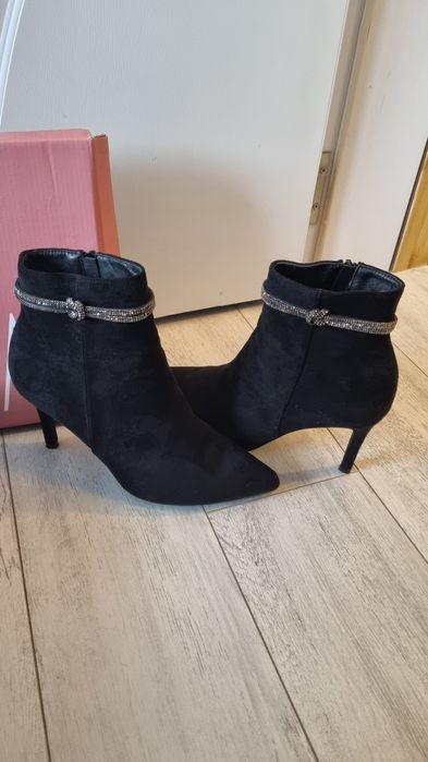 Черни Боти с токче 38 размер