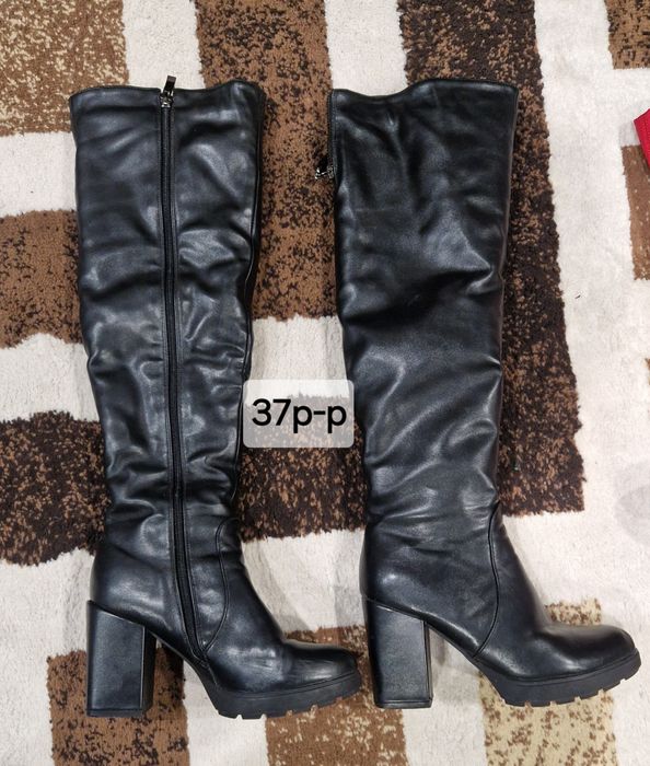 Женская хорошая обувь.