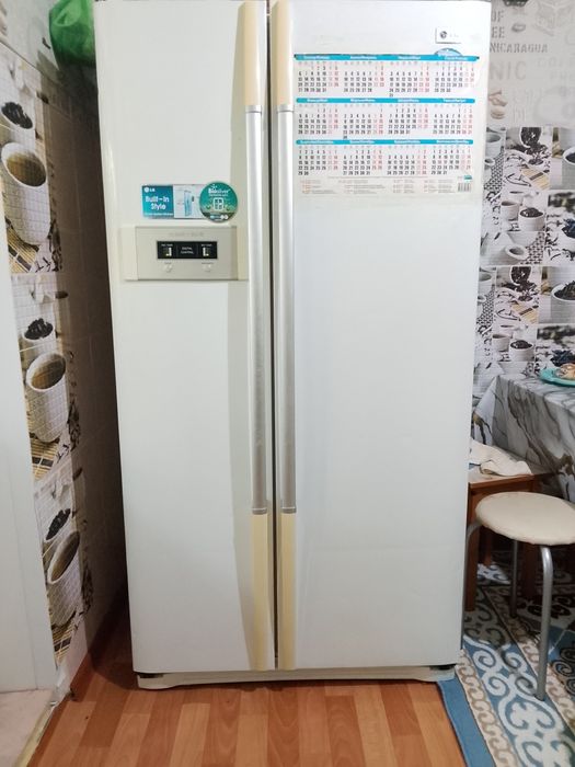 холодильник продам