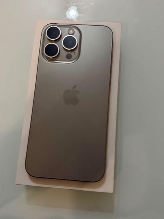 iPhone 15 Pro max 1000 GB - Natural Titanium