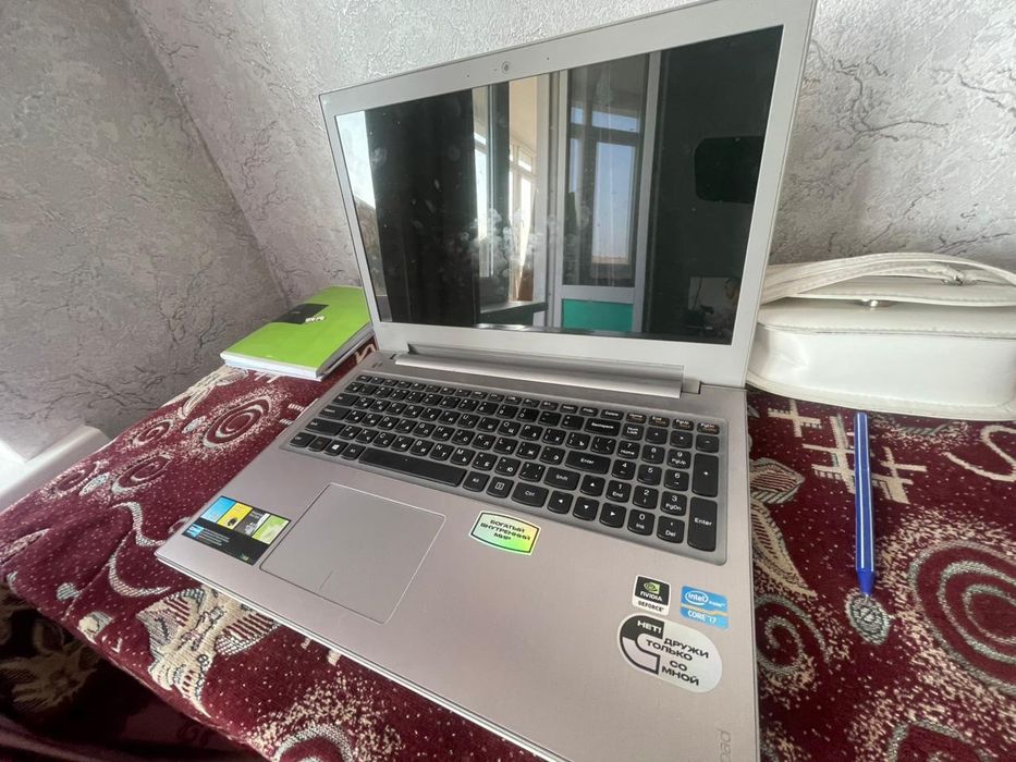 Продам ноутбук Lenovo IdeaPad (Intel Core i7