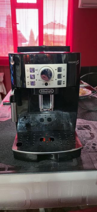 Кафе Автомат - DeLonghi Magnifica S - ЗА ЧАСТИ