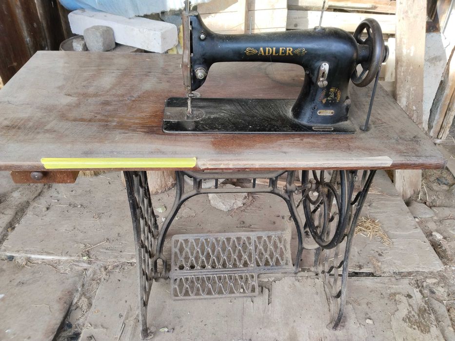 Шевна машина ADLER,работеща