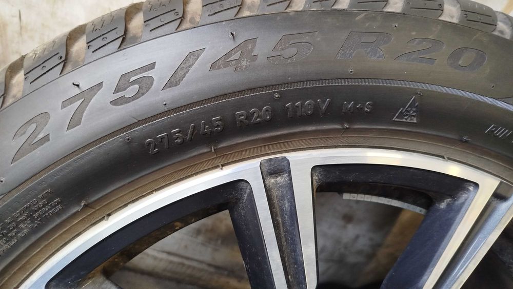 Оригинални джанти и зимни гуми за BMW -  9J x 20, 275 45 20 PIRELLI SW - нови отлични