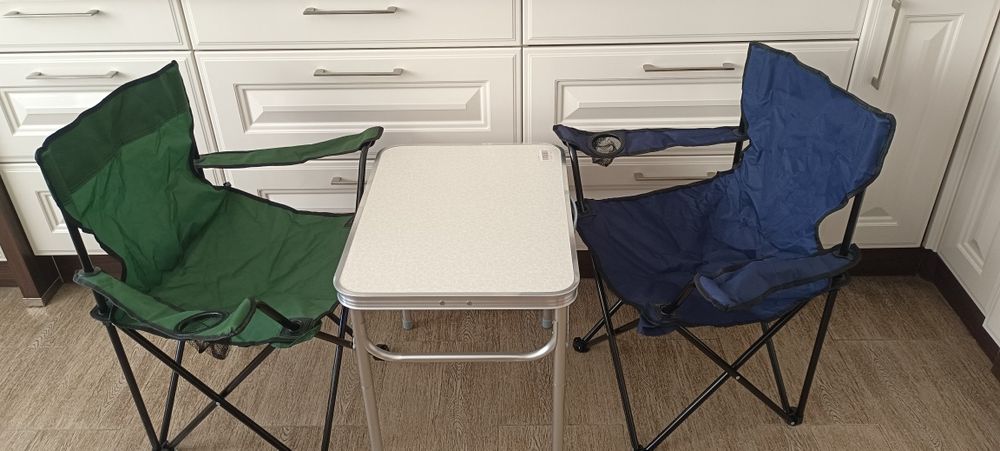 Продам стол и стулья туристический.