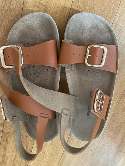 Sandale Geox fete, maro, piele, 2 catarame, marime 36, stare buna