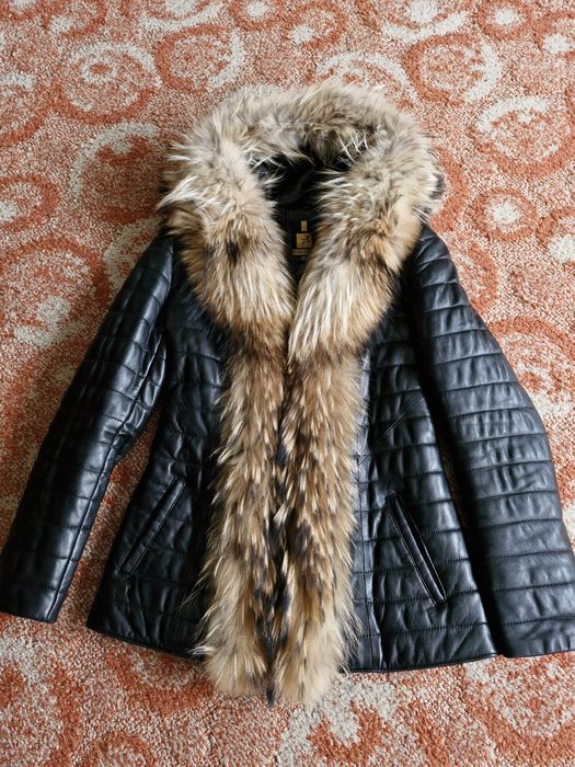 Топло кожено палтенце