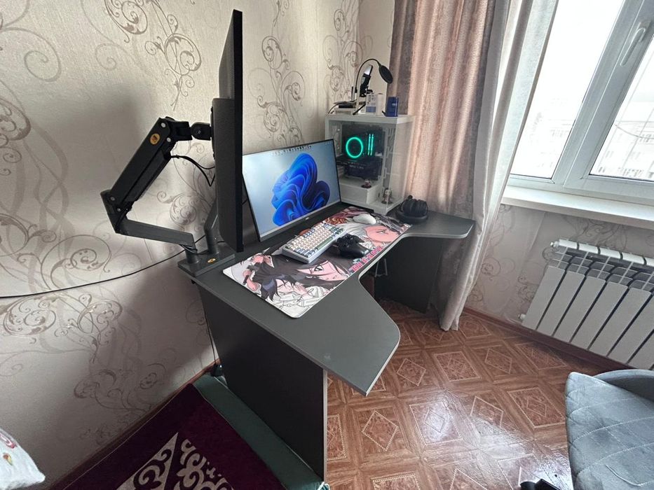 Продам компьютерный стол