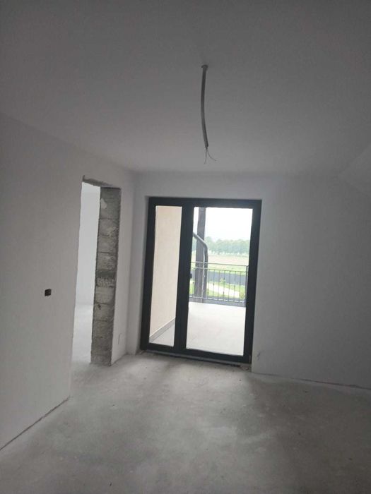 Duplex SUCEAVA (M. Dragomirna mutare imediat REDUCERE LA CASH=850e/mp)