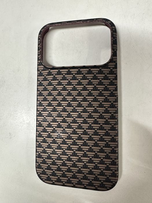 Чехол новый на Iphone 17 Pro