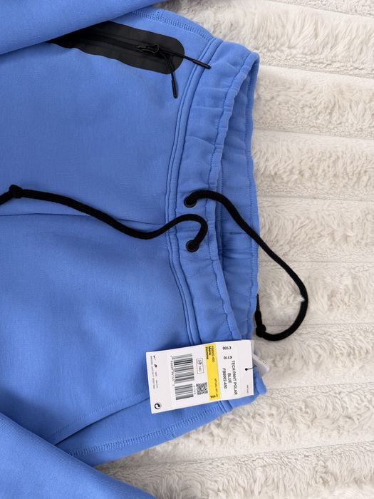 Trening Nike xs nou cu eticheta