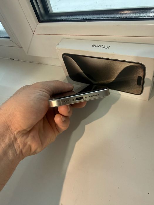 Продам айфон 15 про