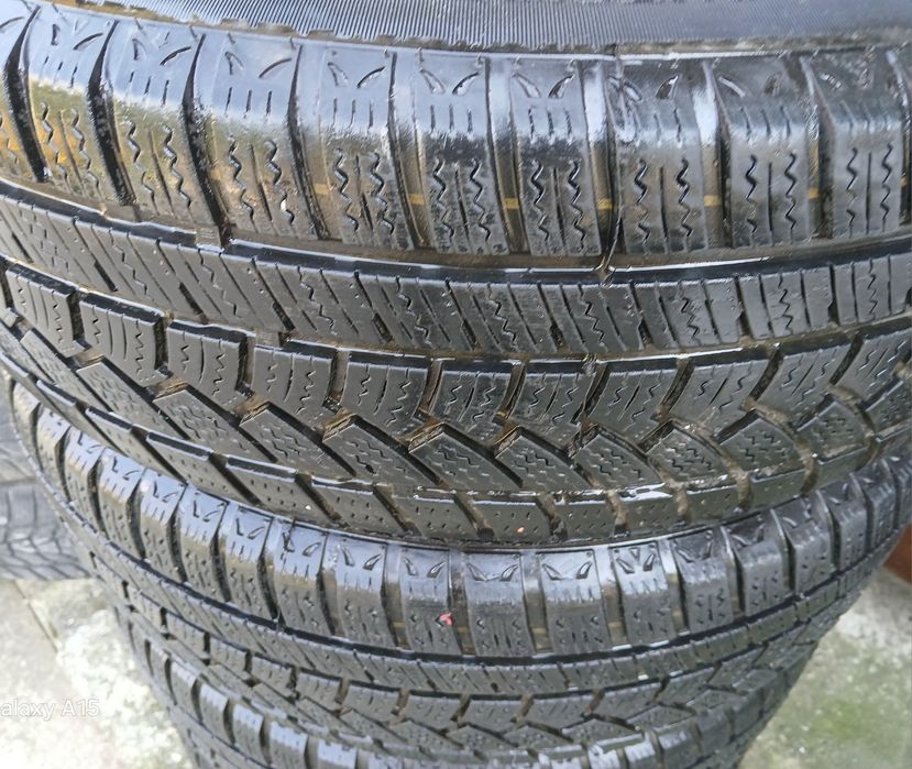 Set anvelope iarna  Jante tablă 215.65.16 Volkswagen Tiguan