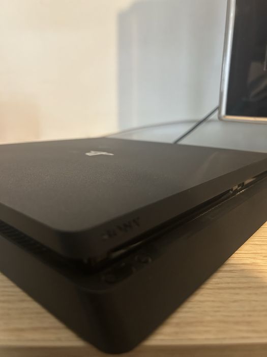 PlayStation 4 Slim