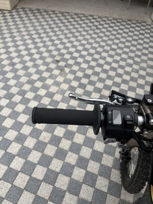 Surron ultra bee 2025       21KWH    Със  oДДС