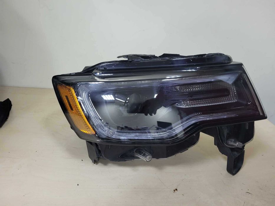 Десен фар за Cherokee Wk2 USA desen far чероки ксенон