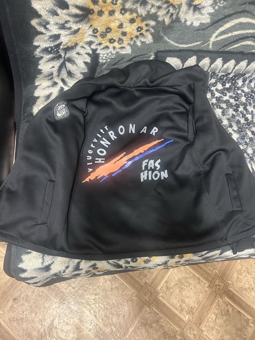 Продам куртки осень весна