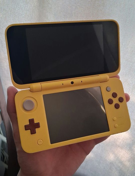 New Nintendo 2DS XL Pikachu Edition
