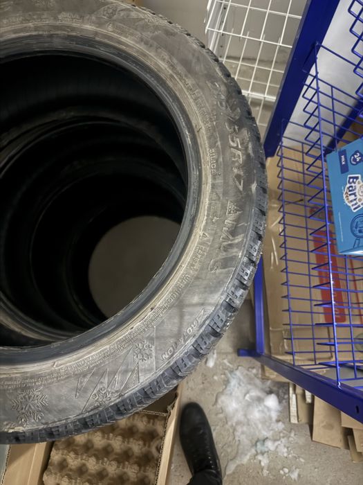 Продам шины 215/55/17