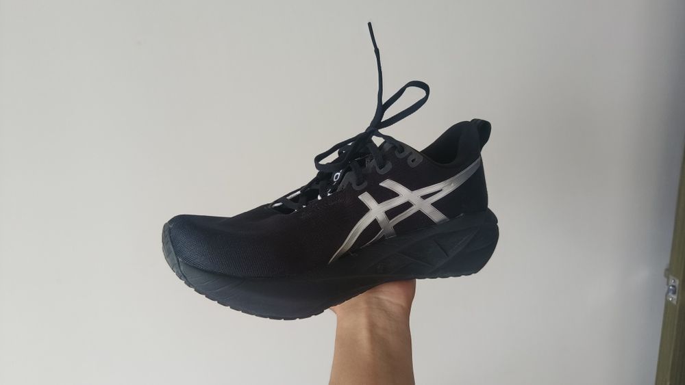 Кроссовки Asics NovaBlast 5