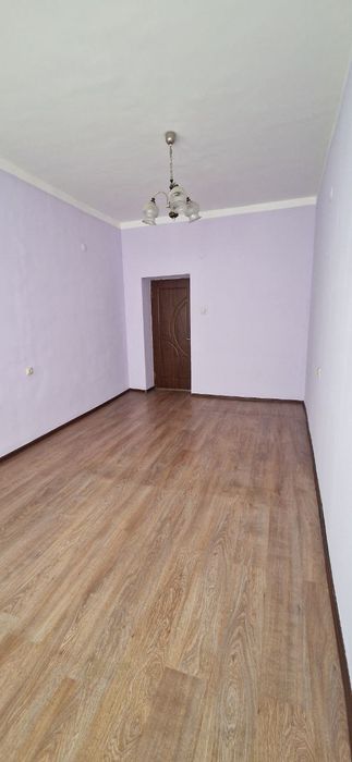 SERGILI 6A 2xona sotiladi zudlik bilan fayzli va nurli honadon