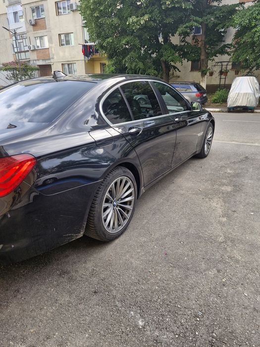 Se vinde Bmw seria 740 diesel ,306 cp , an de fabricatie 14 09 2010, model cel cu 4 butoane.