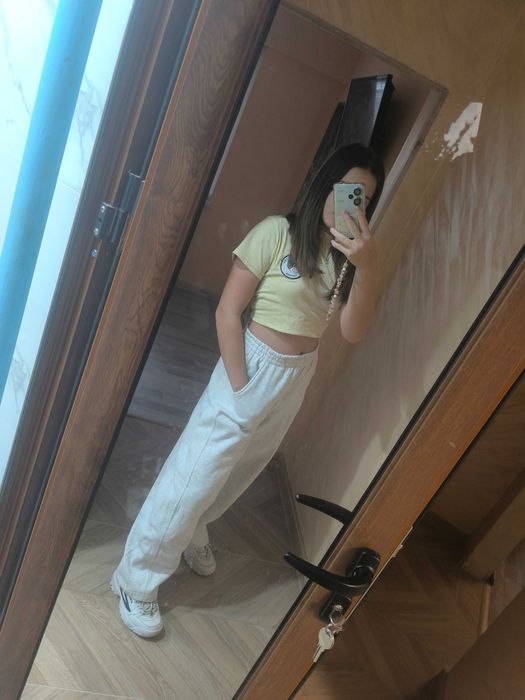 Pull and Bear нов анцуг/панталон.